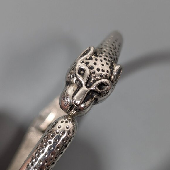 Retro Silver Tone Leopard Cat Hinge Bracelet Classic Statement 6" - Picture 5 of 9